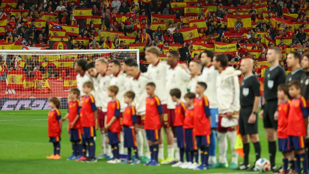 "معادية للإسلام"..  مدريد تدين الهتافات العنصرية خلال مباراة ودية بين إسبانيا ومصر وتفتح تحقيقاً