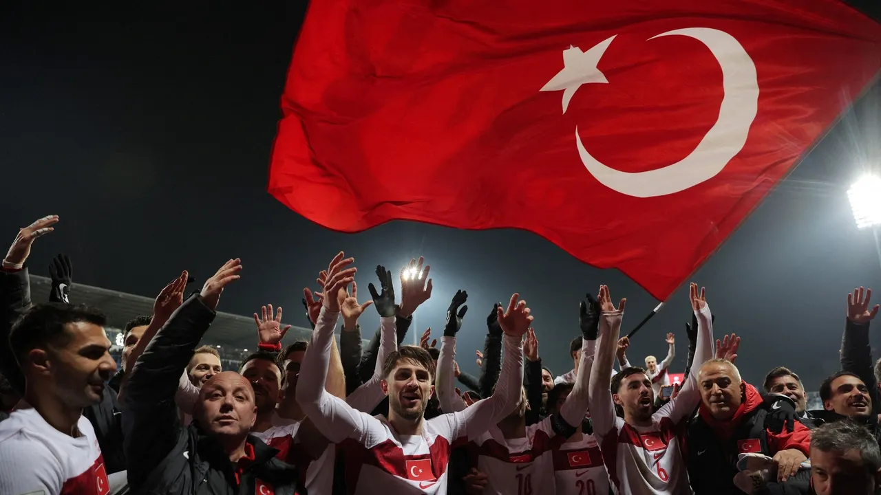 Türkiye vence o Kosovo e garante vaga no Campeonato Mundial 2026