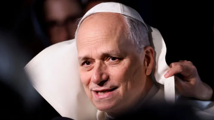 Papa pede a Trump que procure uma 'saída' para a guerra com o Irão à medida que aumentam os mortos