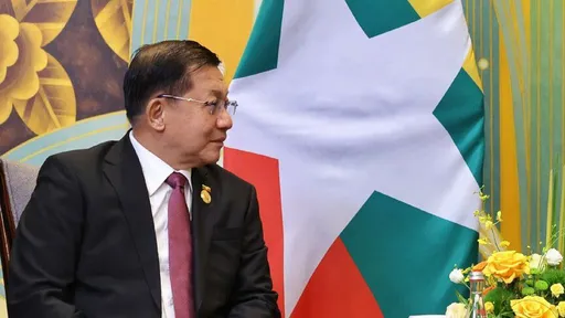 Ish-kreu i juntës bën betimin si president i ri i Mianmarit