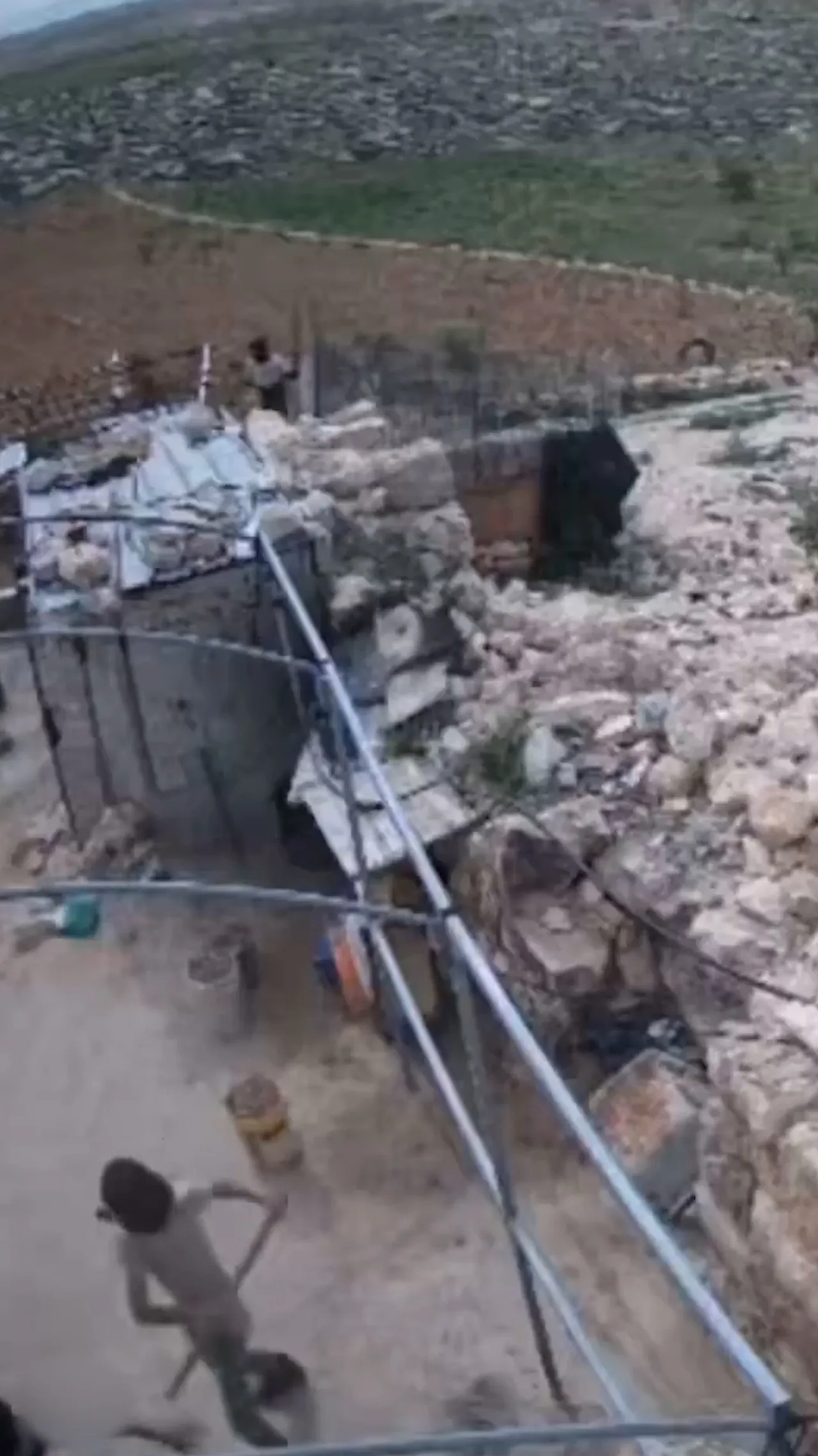 Rekaman memperlihatkan kekerasan yang dilakukan oleh pemukim Israel