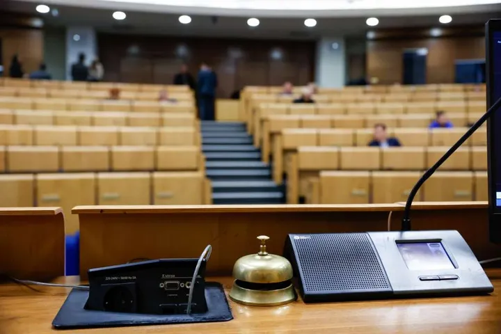 Stavovi parlamentaraca uoči vanredne sjednice Doma naroda o Južnoj interkonekciji