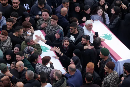 قتلى بينهم مسعفون جنوبي لبنان وإصابات بصفوف جيش الاحتلال وسلام يؤجل زيارته إلى واشنطن