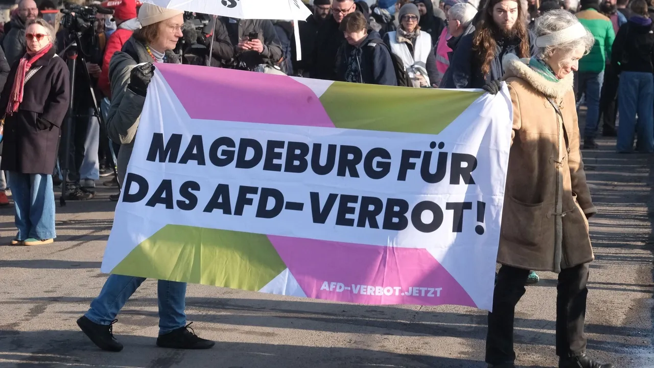 Magdeburg: AfD-Parteitag von Protesten begleitet