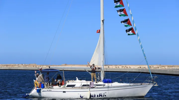 Global' Sumud flotiliyäse, qatnaşuçılar sanın ike tapqır arttırıp, yaña Ğazzä säfärenä çığa