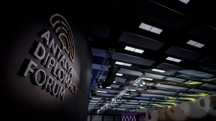 Dönya liderları Törkiyägä 5nçe Antaliya Diplomatiyä Forumına cıyıla