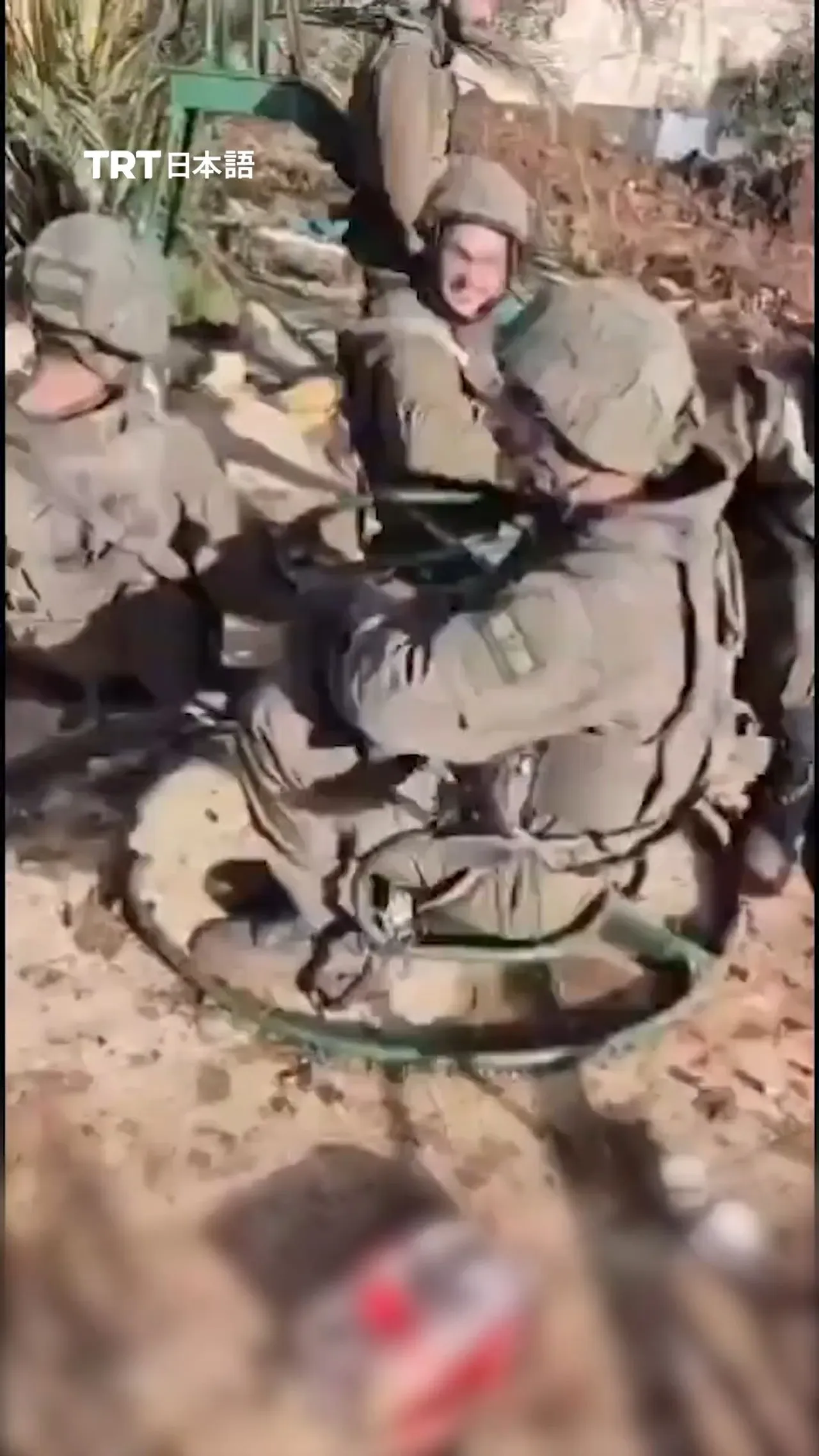 イスラエル兵、レバノン南部の子ども公園で遊ぶ様子を撮影