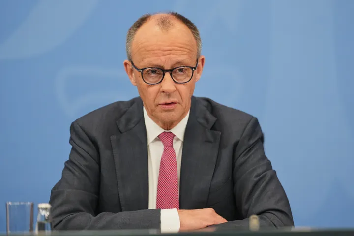 د جرمني لومړي وزیر ميرز نتانیاهو ته د اشغال شوې لویدیځې غاړې د «جزوي الحاق» په اړه خبرداری ورکړ