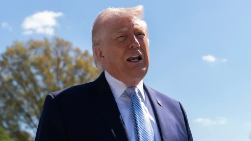 Трамп ответил папе римскому и сравнил себя с Христом