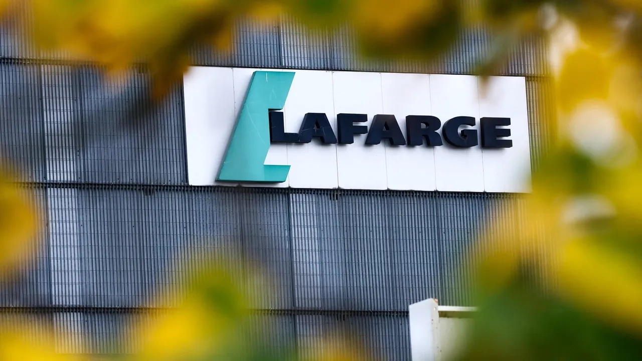 Французскую Lafarge признали виновной в финансировании терроризма