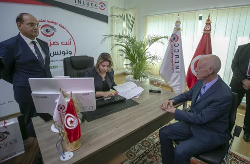Tunisie : Un juge ordonne la mise en détention de l'ancien directeur de l'agence anti-corruption