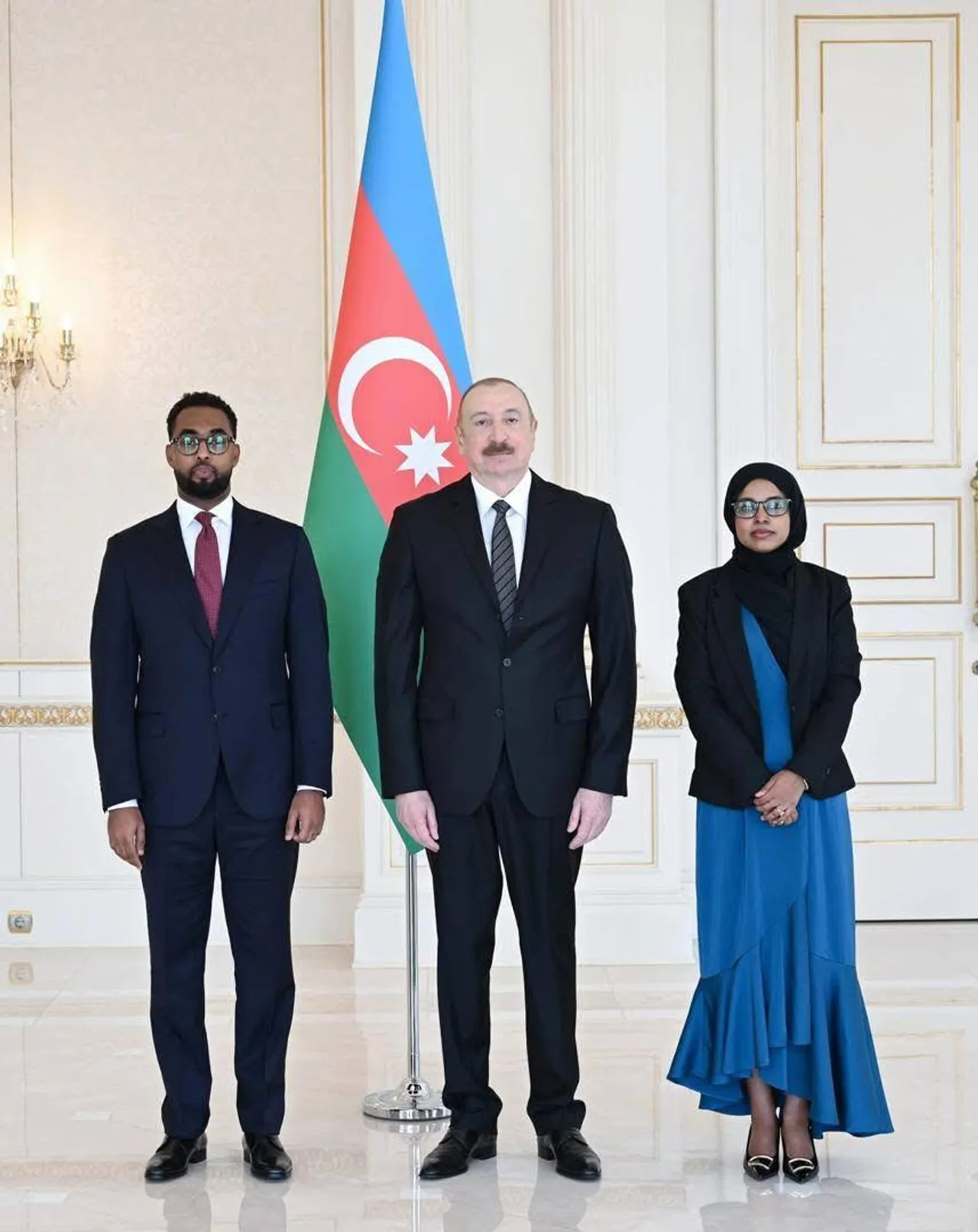 Danjiraha Soomaaliya u fadhiya Azerbaijan oo waraaqaha aqoonsiga u gudbiyey Aliyev: Baku