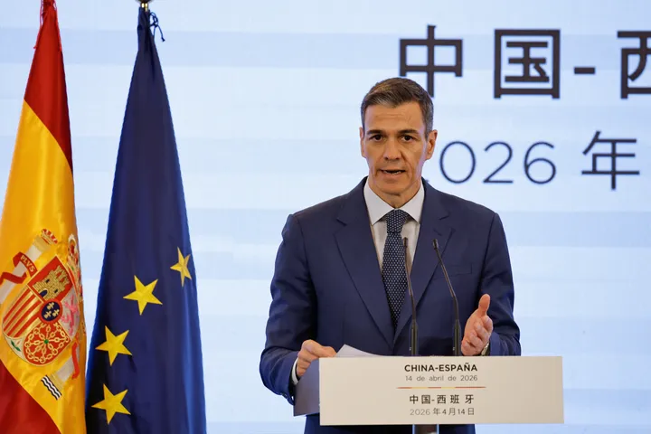 اسپانیا نږدې ۵۰۰،۰۰۰ بې اسناده کډوالو ته د قانوني کېدو لاره هواروي