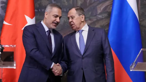 Министр Фидан обсудил с Лавровым Иран и Украину