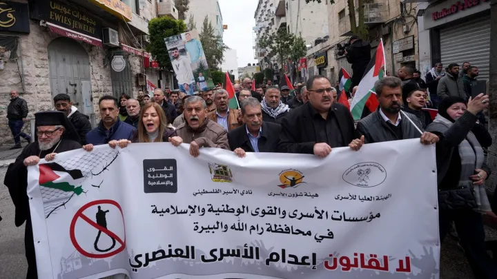 الفلسطينيون يحيون يوم الأسير بشعار إسقاط قانون الإعدام وإشادة بموقف ميرتس الرافض للاستيطان بالضفة