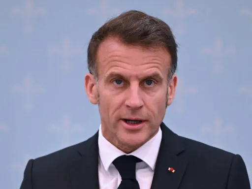 مکرون خواستار ازسرگیری مذاکرات میان ایران و آمریکا و بازگشایی تنگه هرمز شد