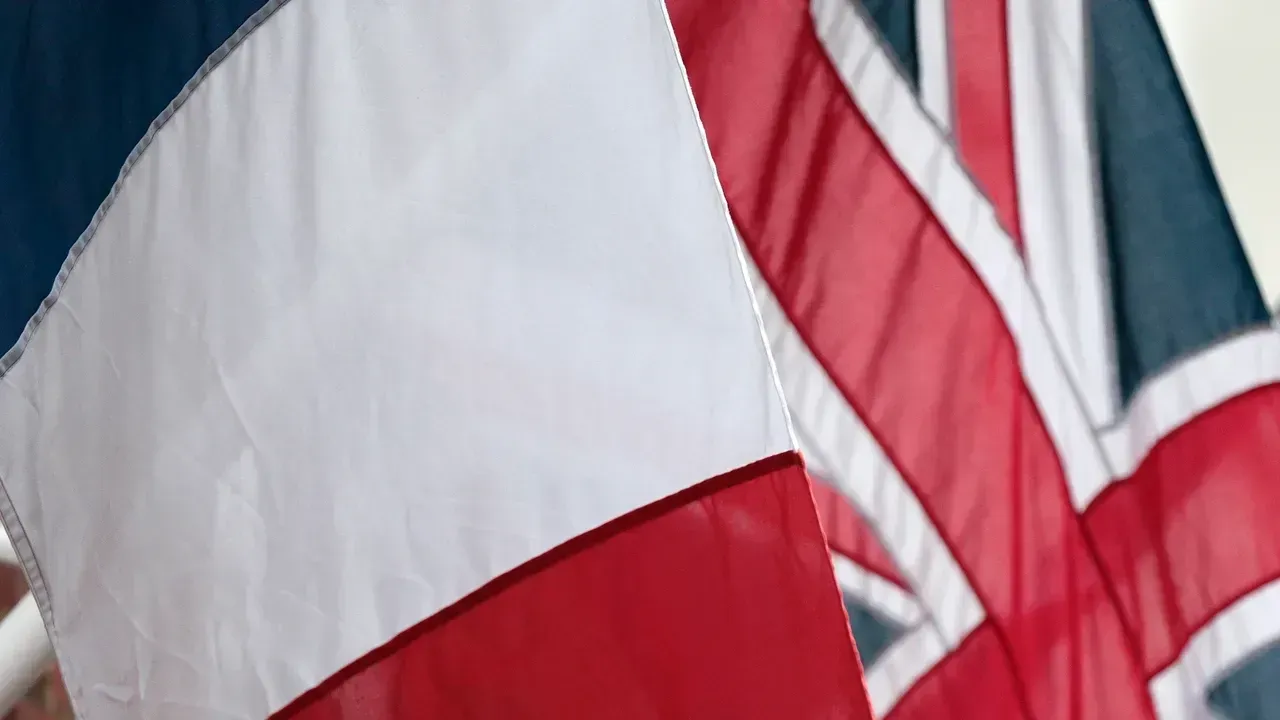 پاریس و لندن برای مدیریت بحران هرمز کنفرانس ویدیویی برگزار می‌کنند