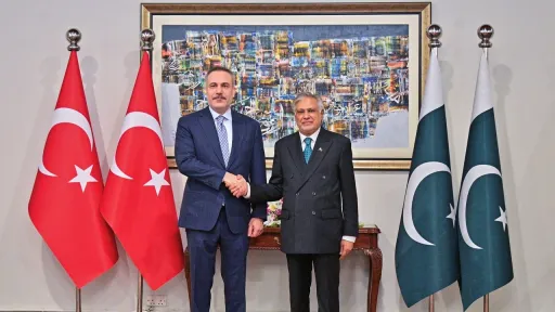 وزرای امور خارجه ترکیه و پاکستان در مورد مذاکرات ایران و آمریکا به صورت تلفنی گفتگو کردند.