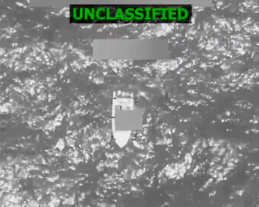 مقتل 4 أشخاص بضربة أمريكية ضد قارب "يُشتبه" بتهريبه للمخدرات في المحيط الهادئ