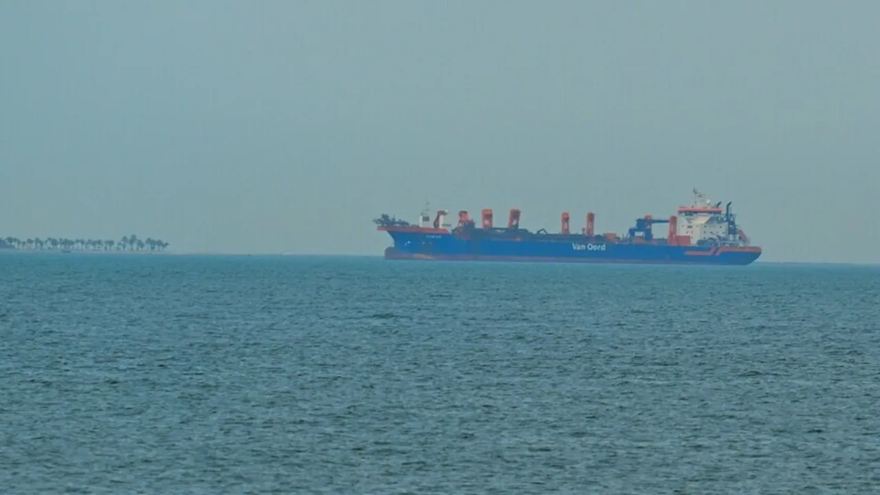 Neki brodovi mijenjaju kurs iz Omanskog zaljeva uprkos nastavku saobraćaja kroz Hormuški moreuz