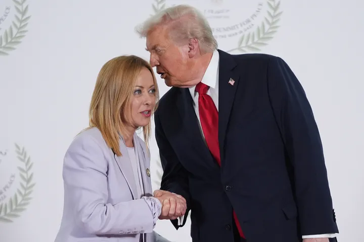 Се заострува јавниот спор меѓу Трамп и Мелони