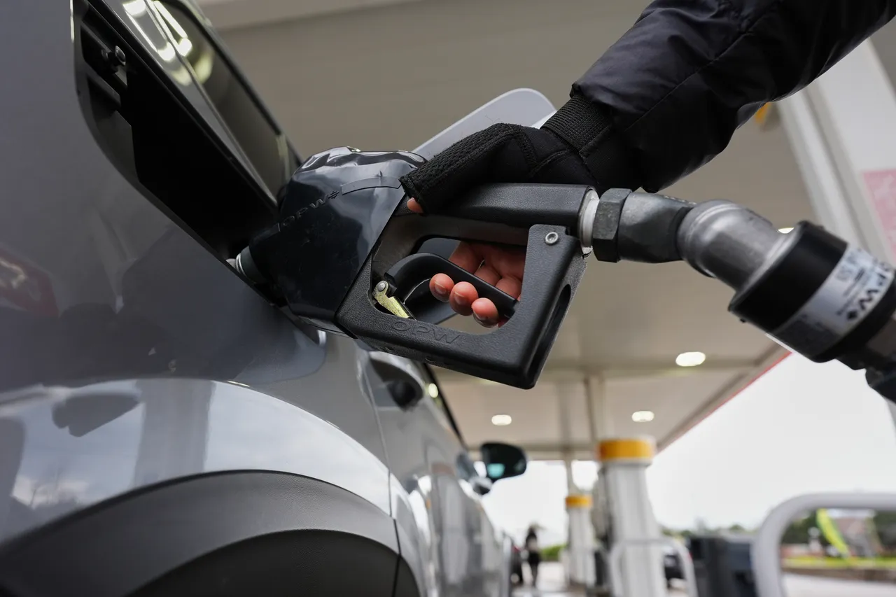 Oil dives, stocks surge as Iran opens Hormuz