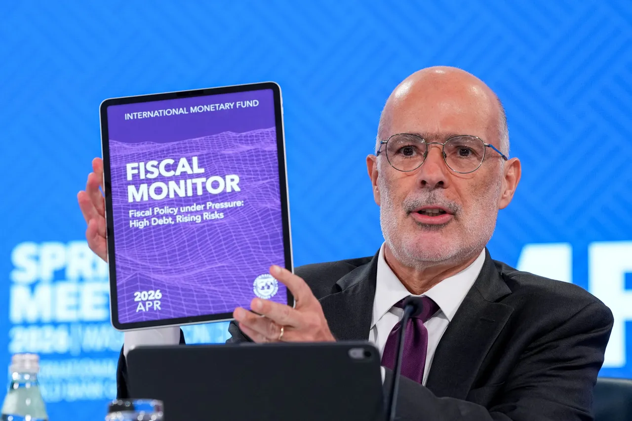 ММФ предупредува: Светот тоне во долгови какви што не се видени од 1945 година