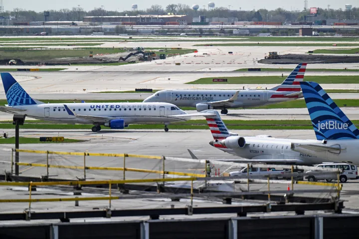 Agência Internacional de Energia: Europa tem combustível de aviação para apenas 6 semanas