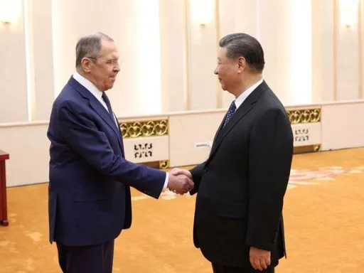 Xi, da China, encontra-se com o Ministro dos Negócios Estrangeiros russo Lavrov em Pequim