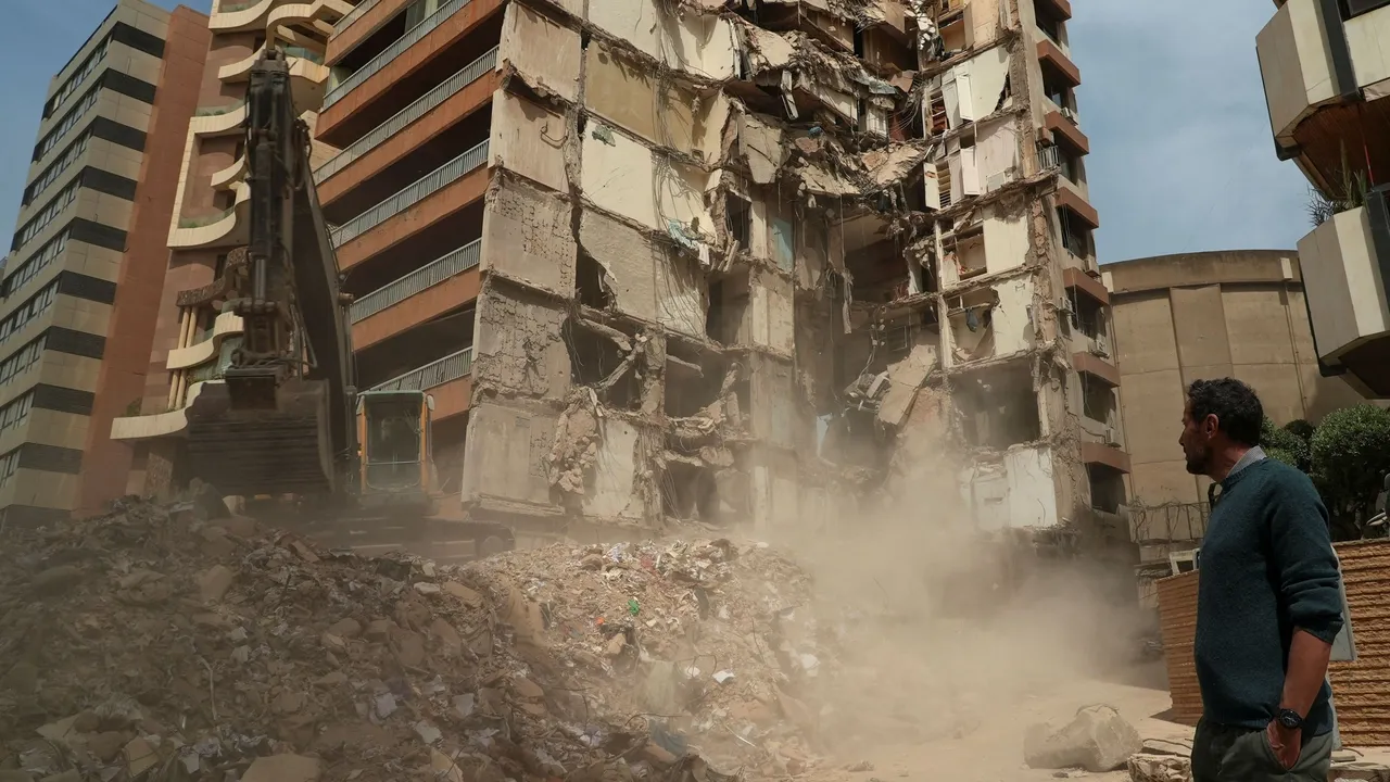 غداة محادثات واشنطن.. إسرائيل تقتل العشرات في لبنان و"الكابينت" يبحث طلباً أمريكياً لوقف النار