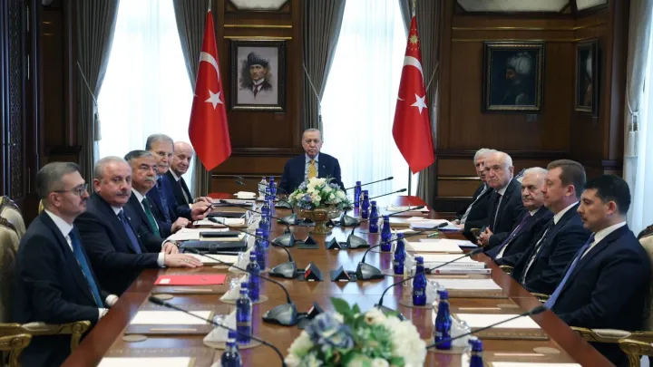 "الاستشاري الأعلى" للرئاسة التركية يبحث الصراعات بالمنطقة ومسار "تركيا بلا إرهاب"