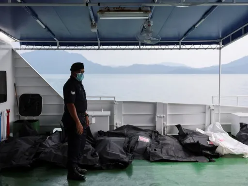 Dezenas terão morrido no naufrágio de um barco que transportava 250 migrantes no Mar de Andamão
