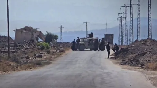 سوريا.. قوات الاحتلال الإسرائيلي تتوغل في القنيطرة وتداهم منازل المدنيين