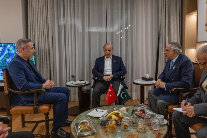 Türkiye's FM Fidan holds talks with Pakistan's PM Sharif in Antalya amid push for US-Iran peace deal