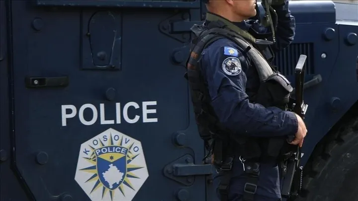 Kosovë, policia sekuestron armë të ndryshme në gjashtë lokacione në Zubin Potok