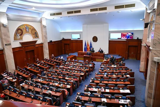 Собранието до 20 јули ја продолжи кризната состојба поради ризици во снабдувањето со нафта