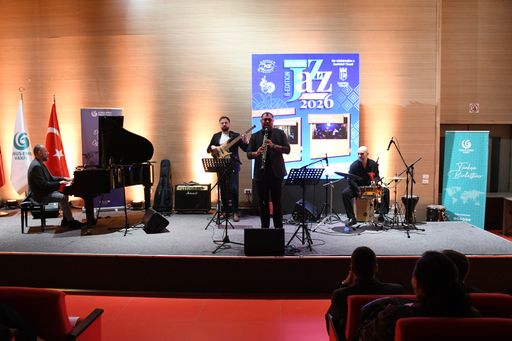 shqiperi-fillon-festivali-i-xhazit-performojne-artiste-nga-türkiye