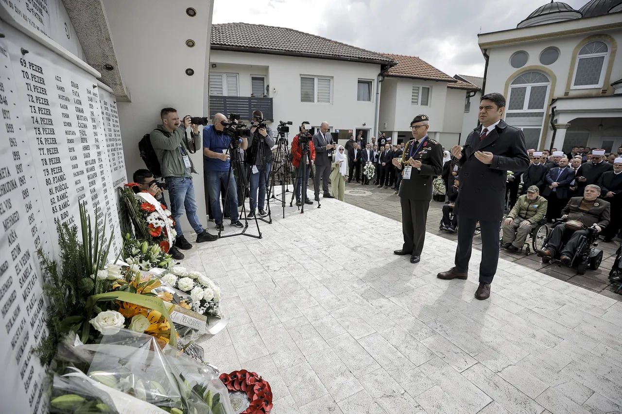 Sjećanje i opomena: Obilježena 33. godišnjica masakra nad bošnjačkim civilima u Ahmićima