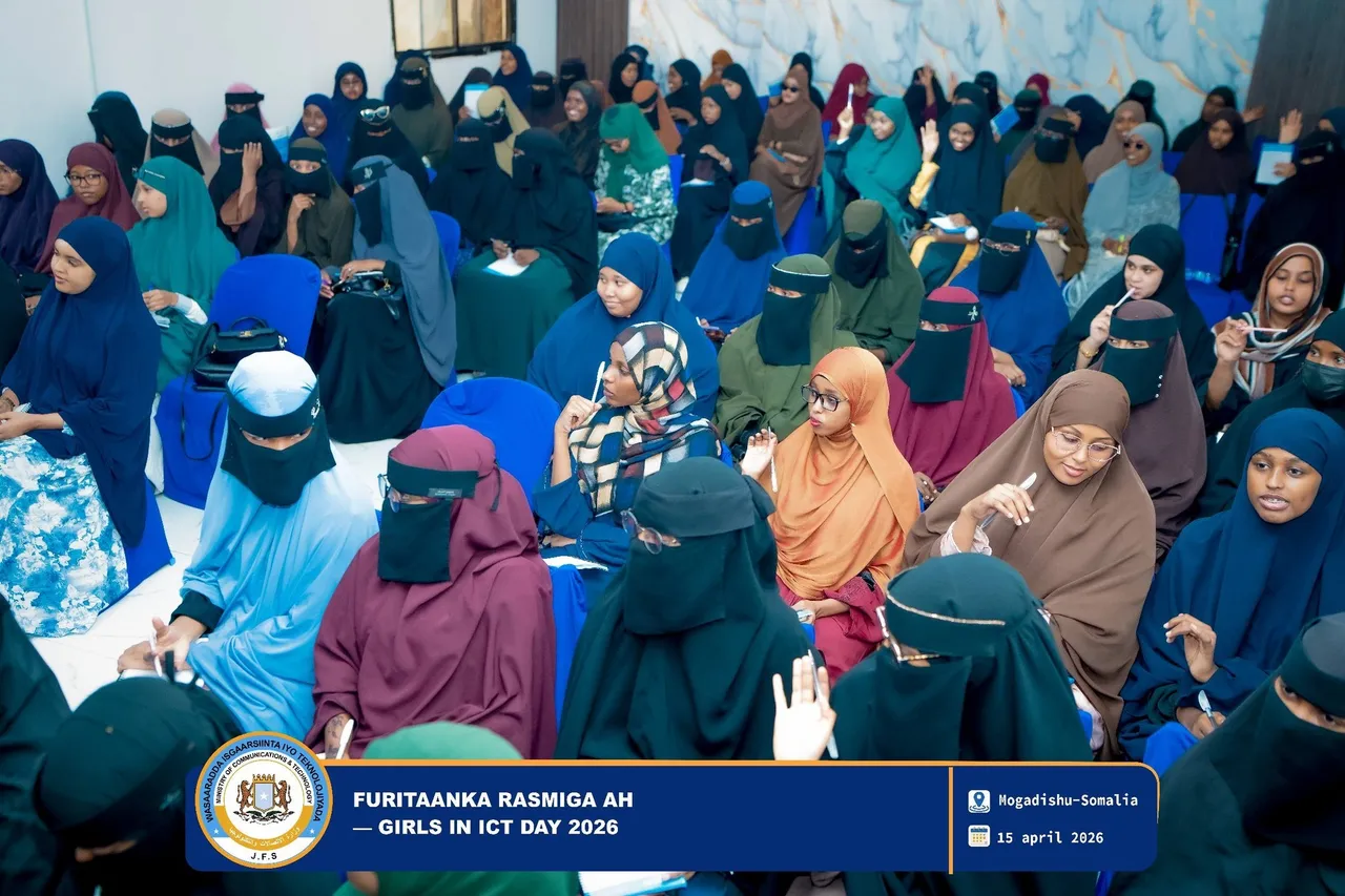 Tababar ku saabsan doorka gabdhaha ee Garaad Gacmeedka (AI) oo ka furmay Muqdisho