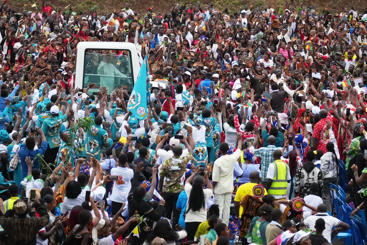 Africa tour: More than 500,000 expected at Pope Leo’s final Mass in Cameroon