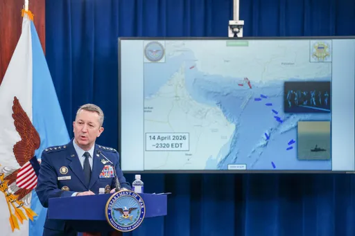 Морнарицата на САД вратила 14 бродови во првите 72 часа од блокадата на иранските пристаништа