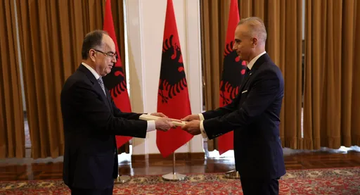 Begaj pranon letrat kredenciale të ambasadorit të ri turk: Avancojmë marrëdhëniet shqiptaro-turke