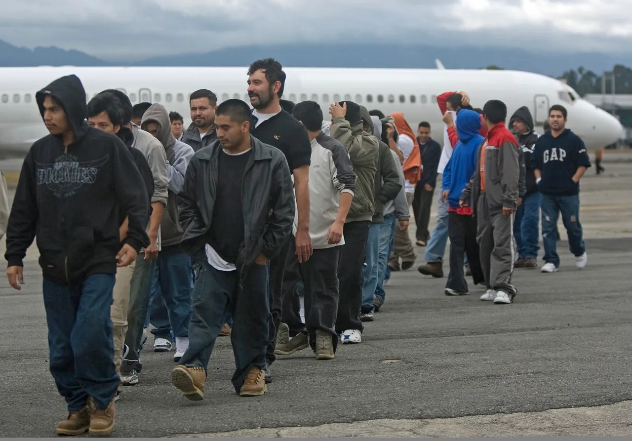 Environ 15 expulsés latino-américains en provenance des États-Unis sont arrivés en RDC