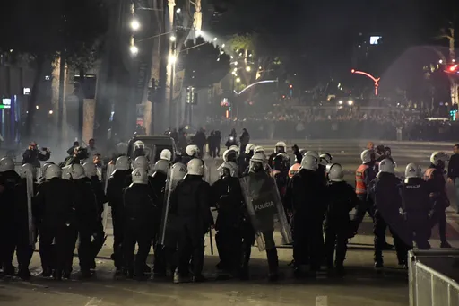 Shqipëri, tensione dhe përplasje në protestën e opozitës
