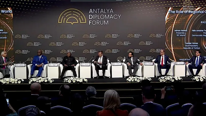 Premijer Srbije u Antaliji potvrdio opredijeljenost Srbije za EU put i neutralnost