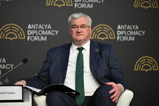 kryediplomati-ukrainas-rusia-po-pergatit-sulm-masiv-ndaj-ukraines