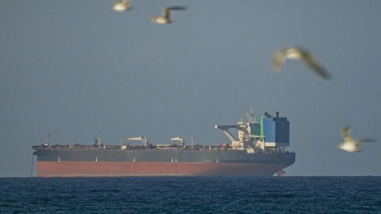 Ograničen pomorski saobraćaj blizu Hormuza dok 14 plovila prolazi kroz tjesnac usred američke blokade