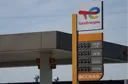 France: les automobilistes jonglent entre plafonnement des prix et prime grands rouleurs