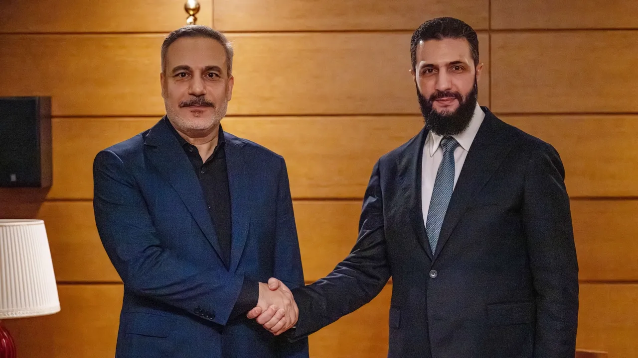 Ministri i Jashtëm turk takohet me presidentin sirian në Antalie