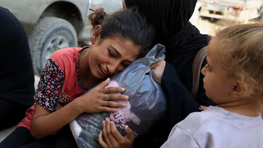 Gaza: les femmes et les filles représentent une part élevée des personnes tuées, selon l’ONU